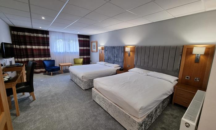 Club Room two double beds Suitable for families
